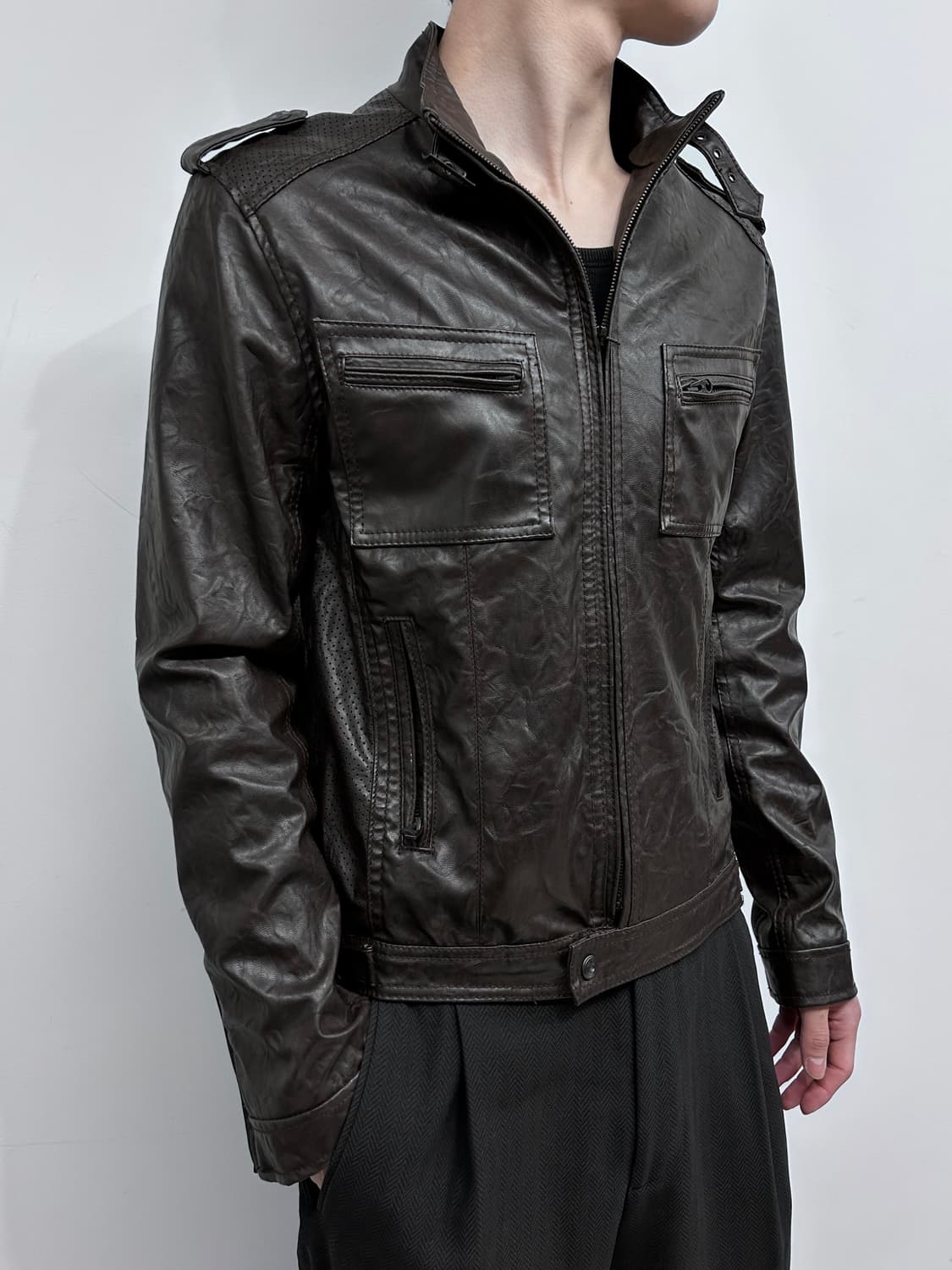 자라 비건 레더 펀칭 판넬 자켓 상품이미지1