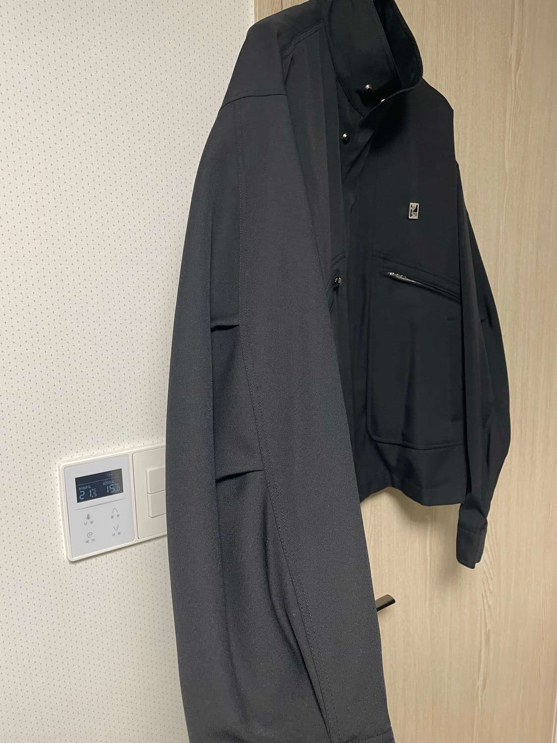 52사이즈 새상품, 우영미 25ss 블랙 하이넥 자켓 상품이미지2