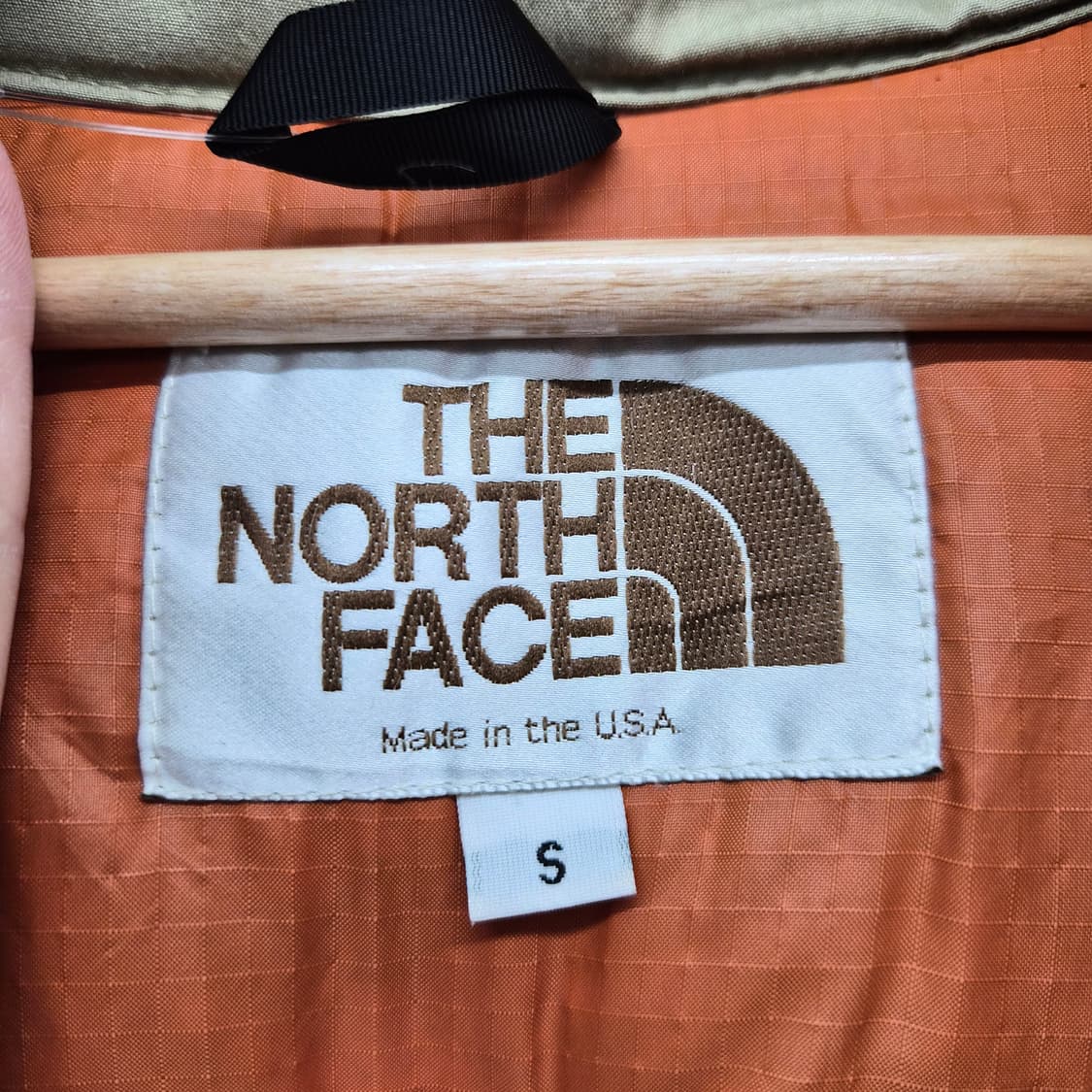 노스페이스 카키 오렌지 배색 패딩 점퍼 남성 S 상품이미지8
