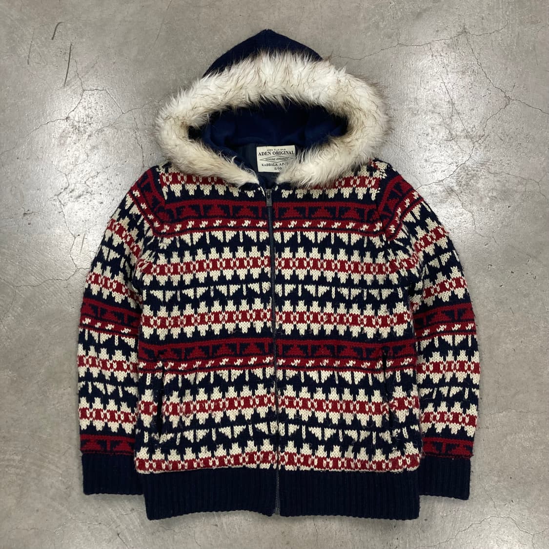 빈티지 노르딕 패턴 퍼 후드 니트 집업 상품이미지1