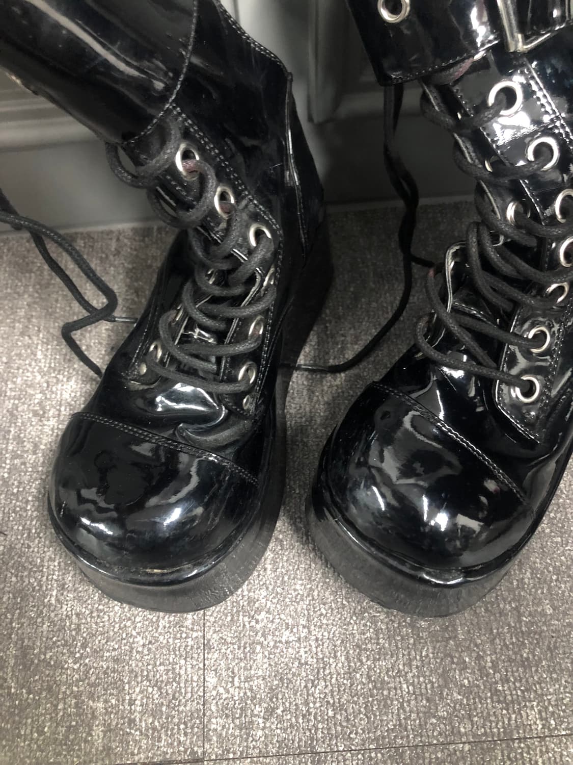 [245-250] 데모니아 perol 150 버클 에나멜 통굽 부츠 상품이미지4