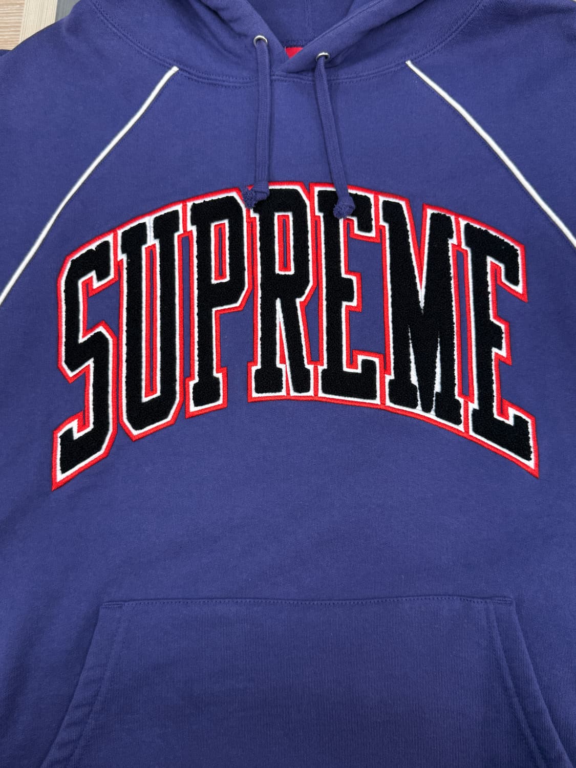 슈프림 23SS 박시 파이핑 아크 로고 후드티 상품이미지6