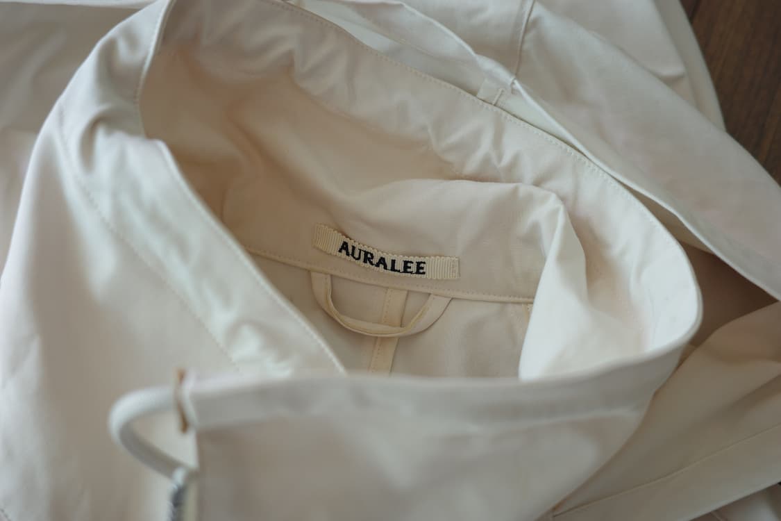 오라리 아이보리 트렌치 코트 상품이미지4