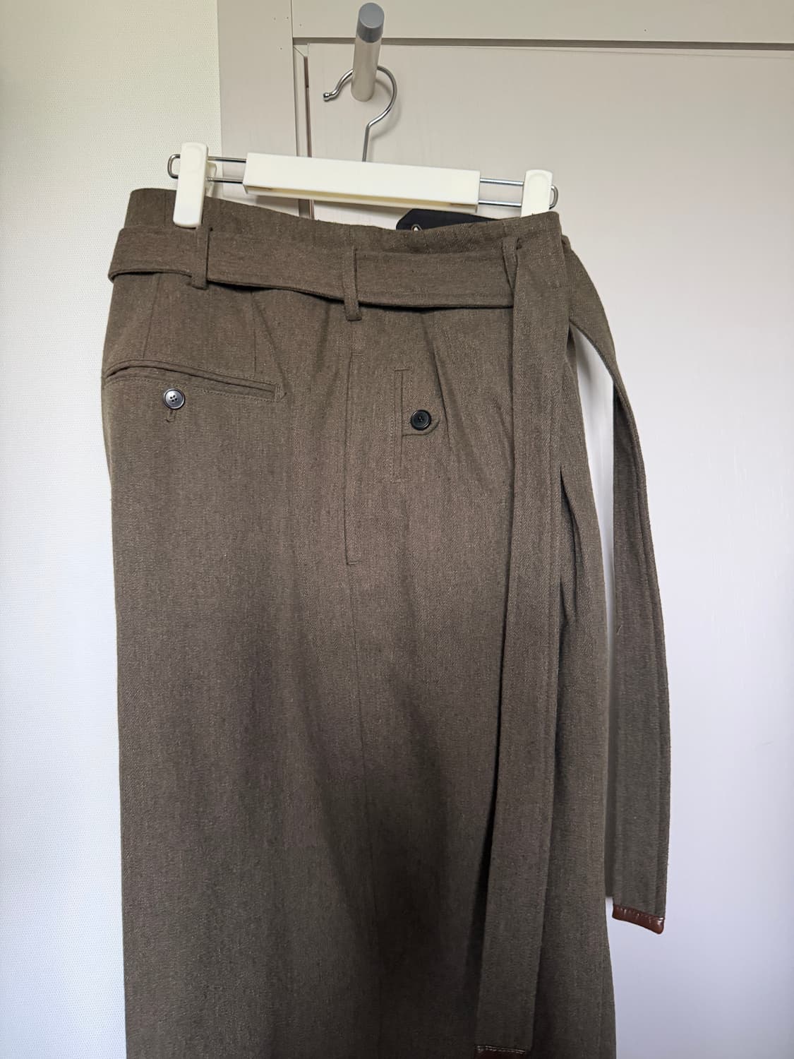 렉토 24FW 벨트 하이웨스트 팬츠 카키 L size 상품이미지3