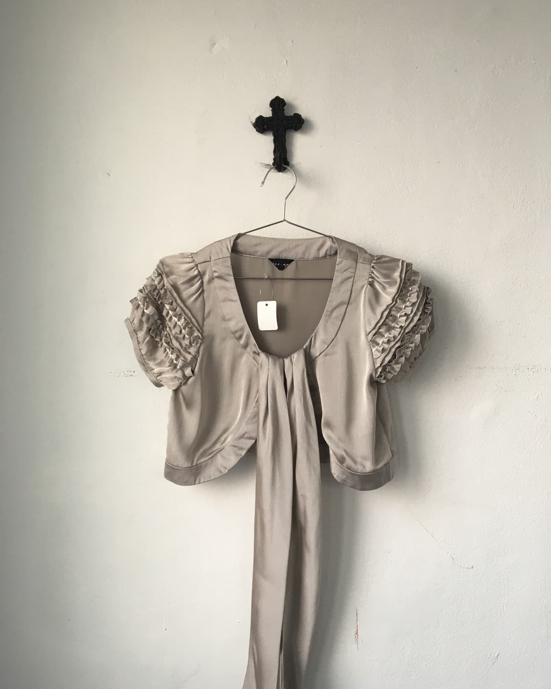 Frill point glossy bolero cardigan 상품이미지2