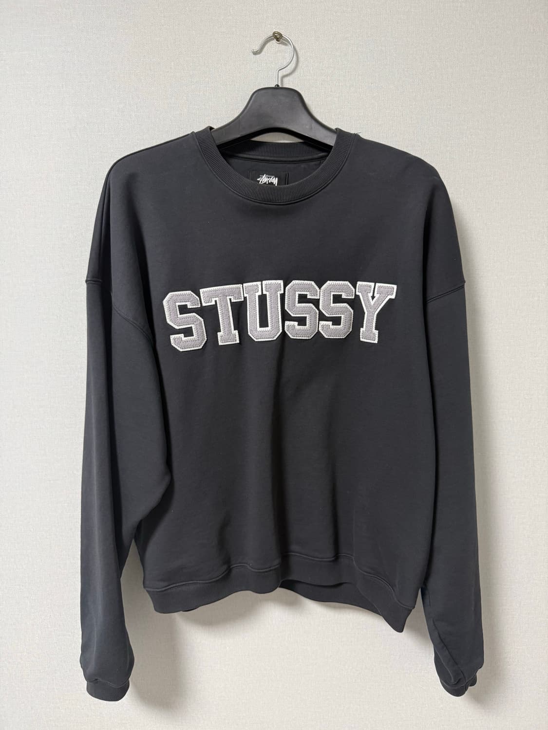 [L] 스투시 릴렉스드 오버사이즈드 크루넥 블랙 상품이미지1