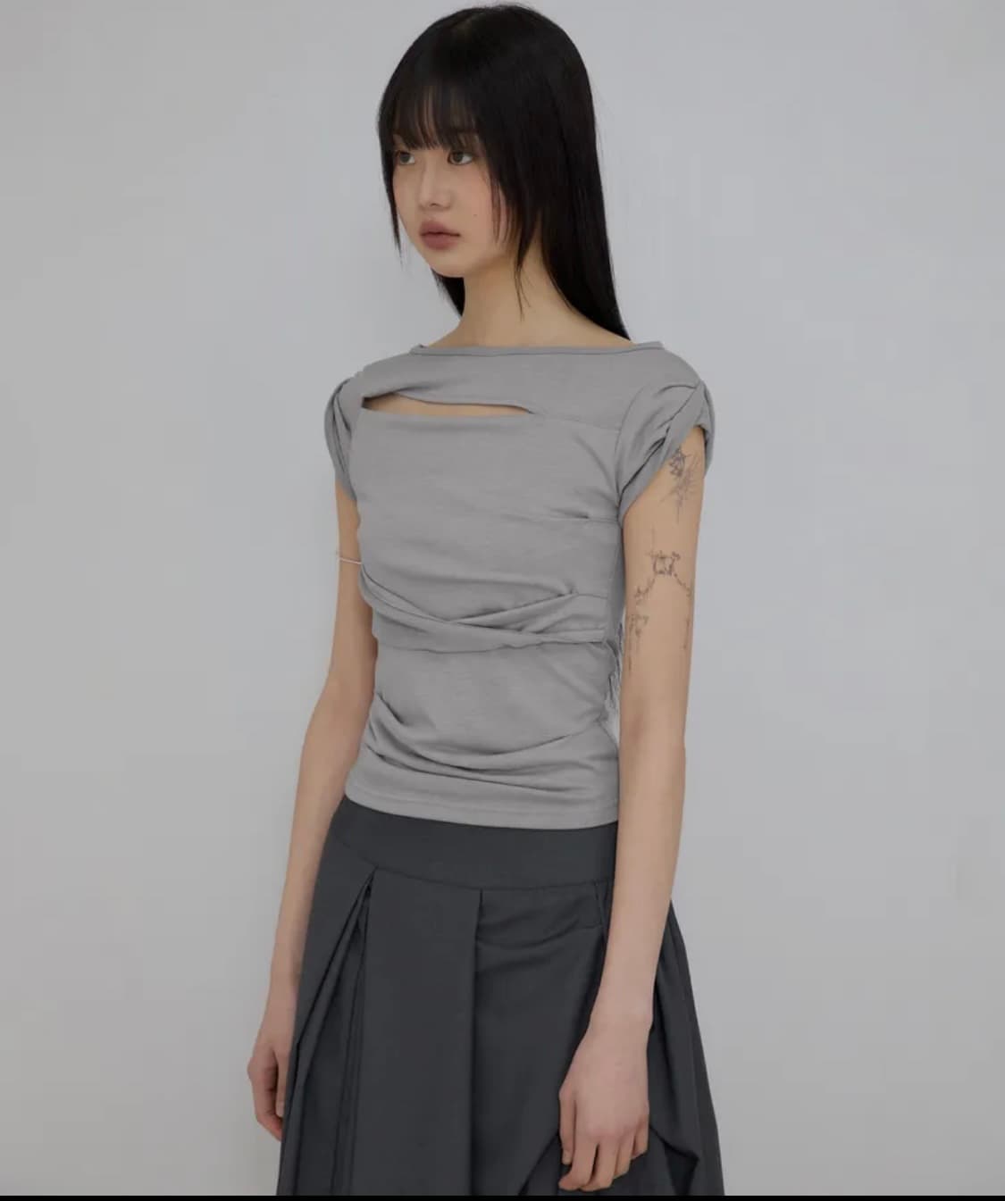 Asymmetrical Draped Roll-Up T-Shirt (FL- 상품이미지2