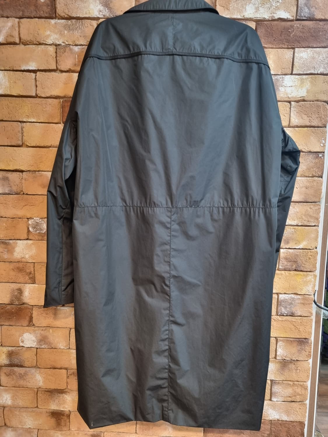 송지오 옴므의 깔끔한 블랙 트렌치코트 상품이미지2