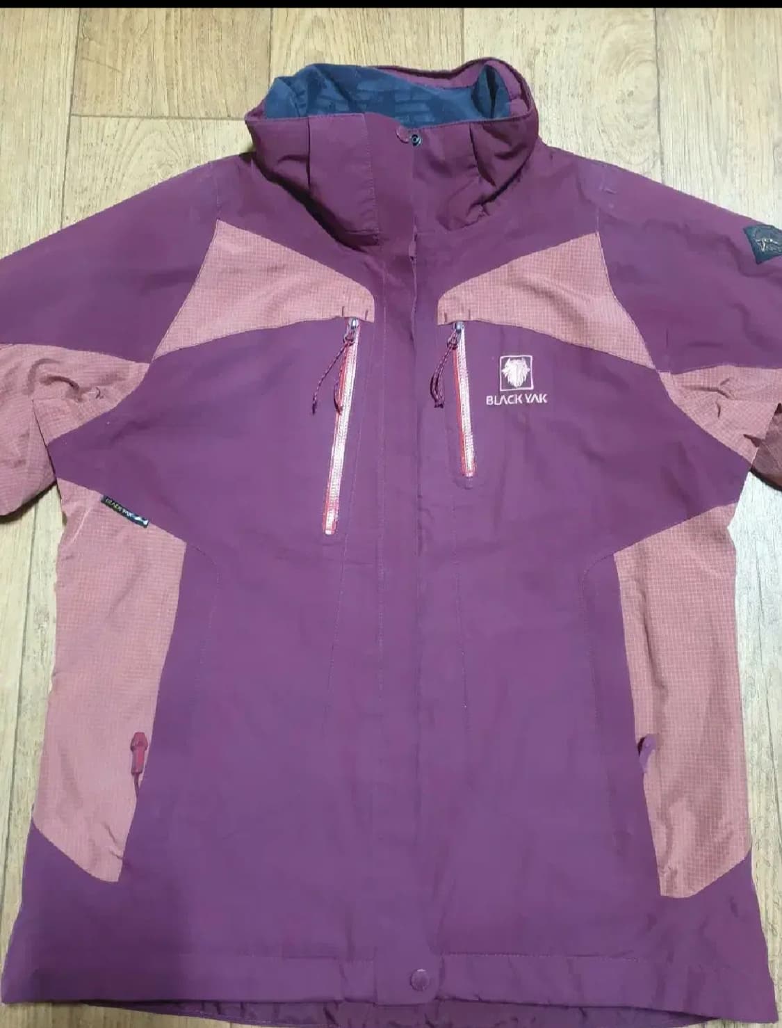 블랙야크 아웃도어 고어텍스 90~95 사이즈입니다 상품이미지1