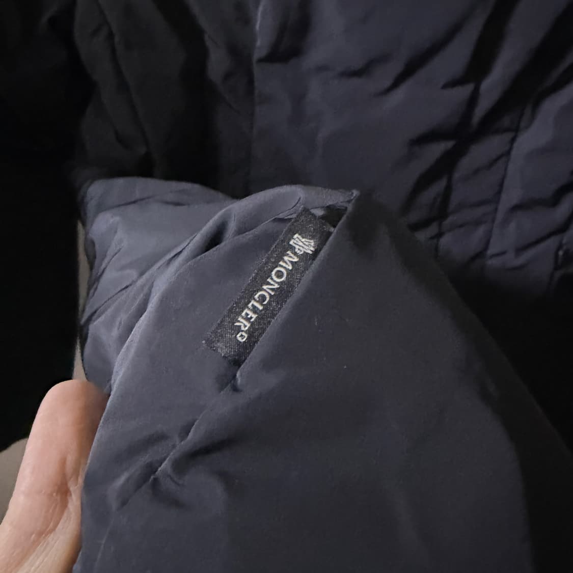 몽클레어 여성 RENNE 경량 패딩코드 2 (여성 55정도) 상품이미지4