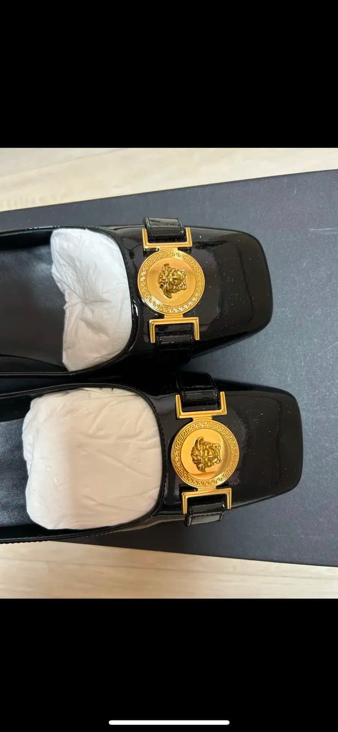 베르사체 메두사 펌프스힐 상품이미지1