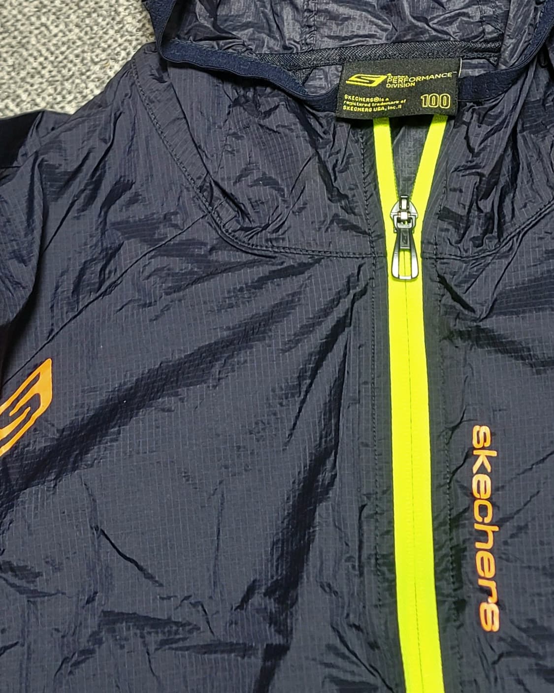 스케쳐스 바스락 초경량  바람막이 네이비 100 상품이미지5