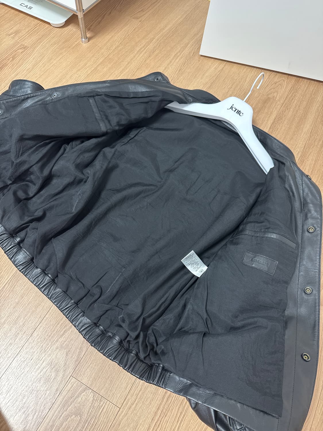 [S] 르메르 25SS 소프트 박시 레더 블루종 상품이미지4