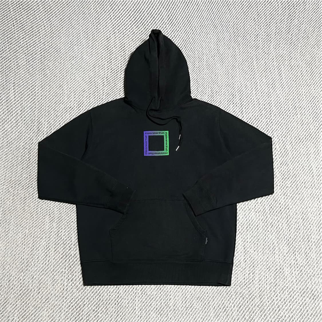 [L] Thisisneverthat 디스이즈네버댓 그래픽 블랙 후드티 상품이미지1