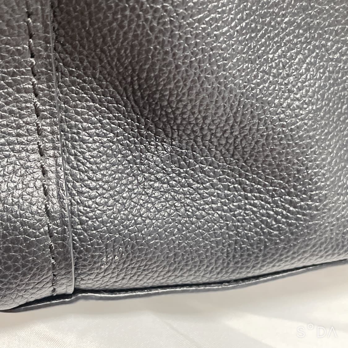 코치 블랙 숄더백 상품이미지4