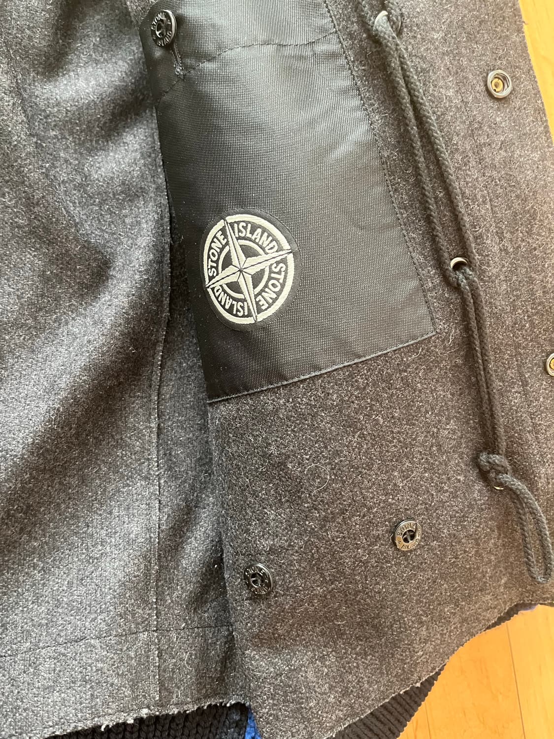 스톤아일랜드 니트 집업 점퍼 판매해요 상품이미지3