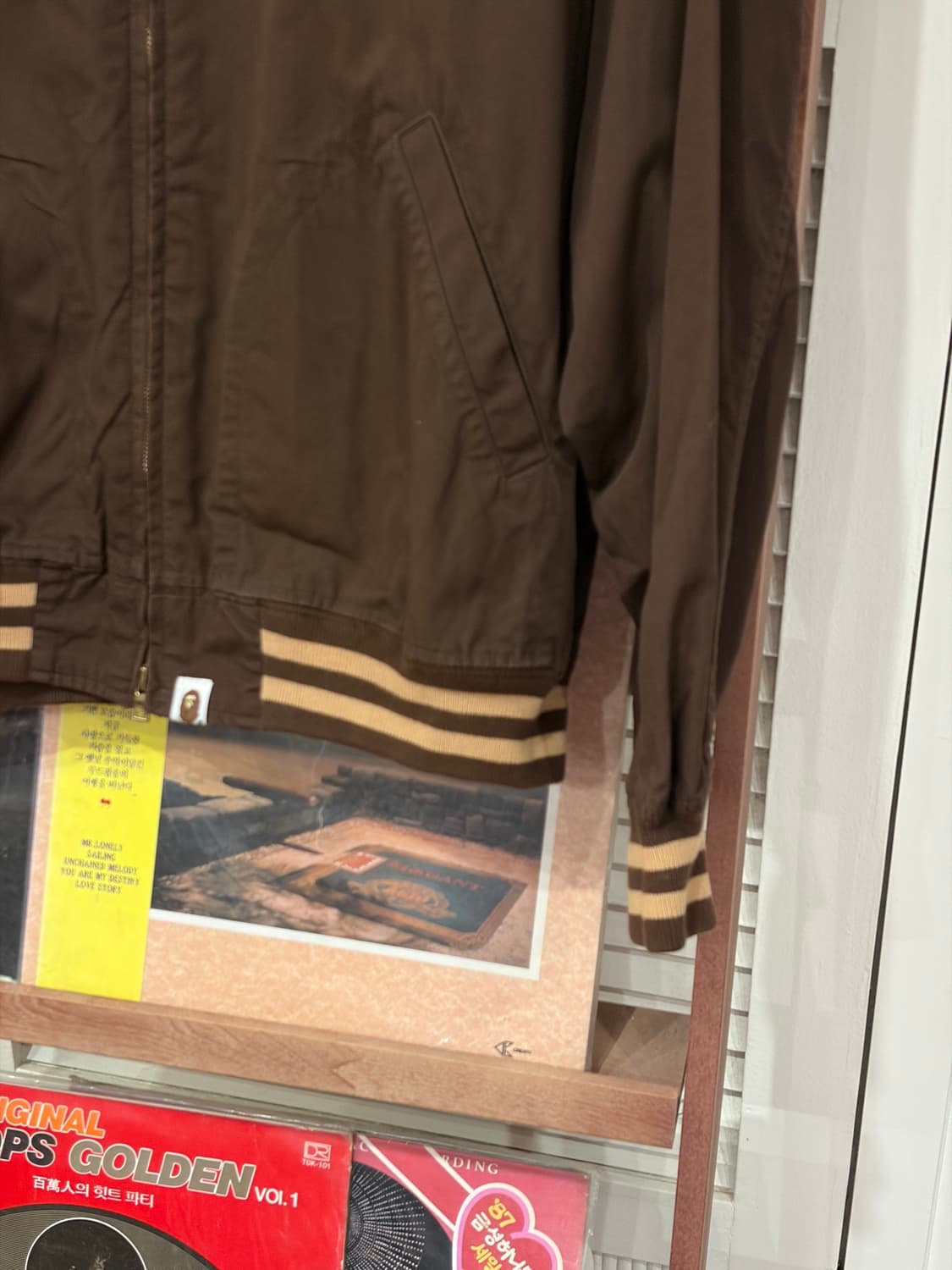 00s 베이프 로고 브라운 스타디움 자켓 상품이미지2