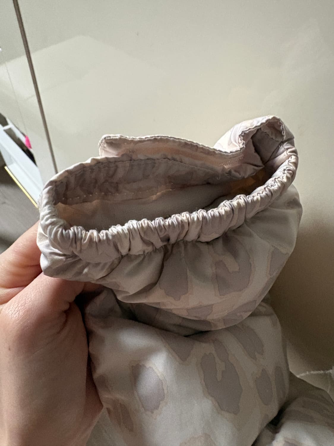 노스페이스 프린트눕시 숏 자켓 실버그레이 레오파드 S 상품이미지3