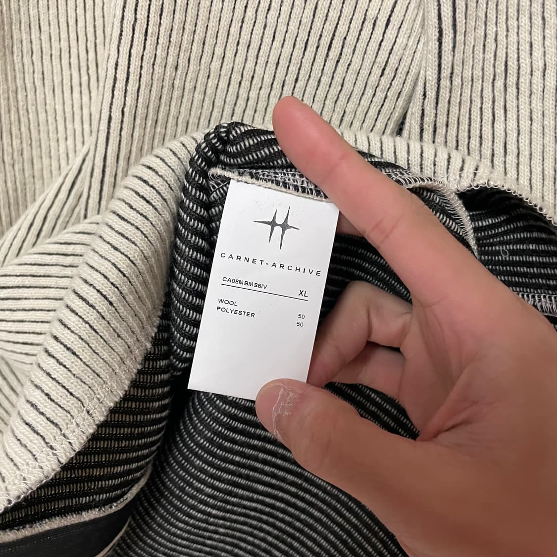 카르넷아카이브 메탈바 모크넥 니트 상품이미지7