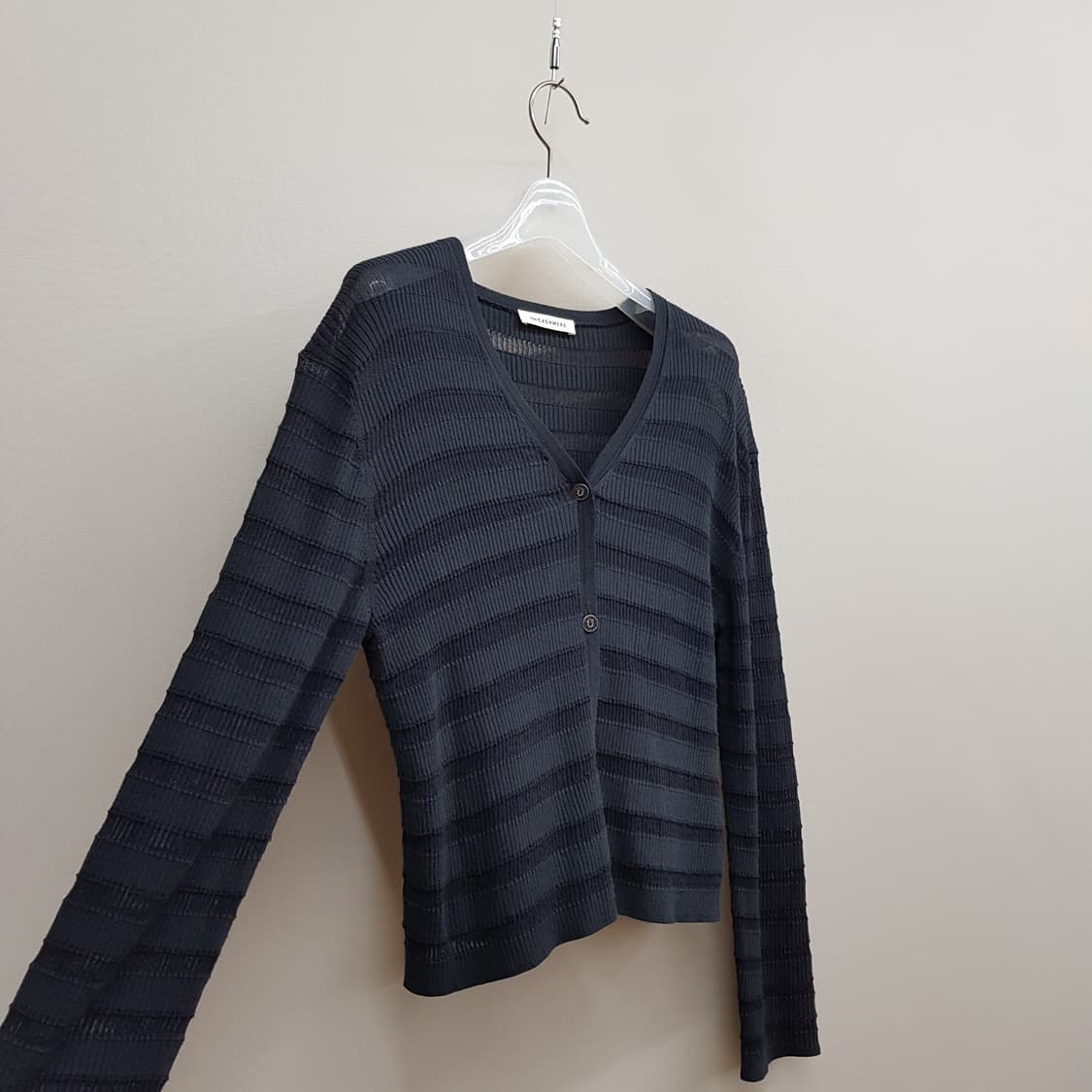한섬 더캐시미어 2023 시스루 스트라이프 브이넥 가디건 90사이즈 상품이미지3