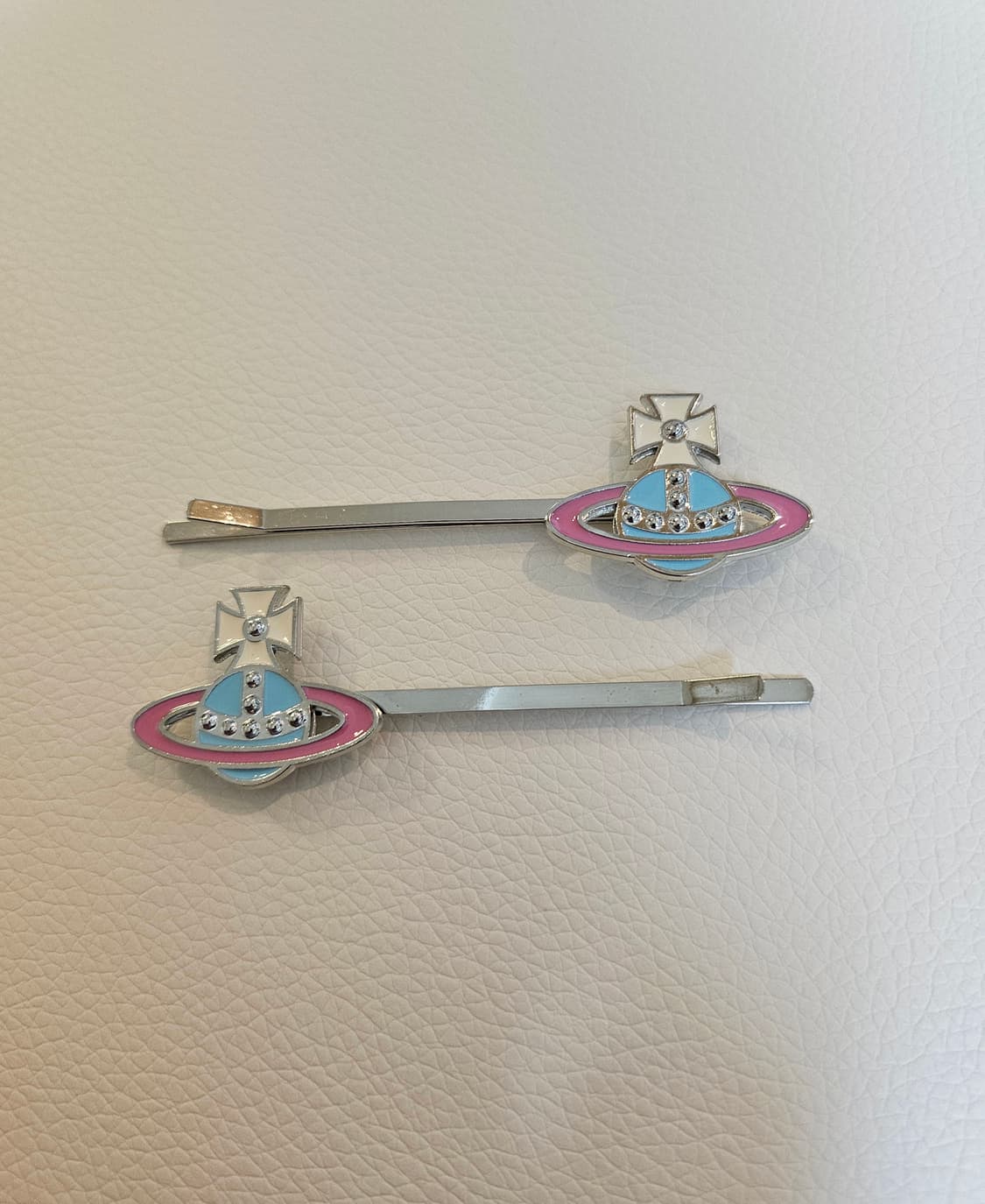 비비안웨스트우드 업사이클링 핑크 헤어핀 세트 상품이미지1