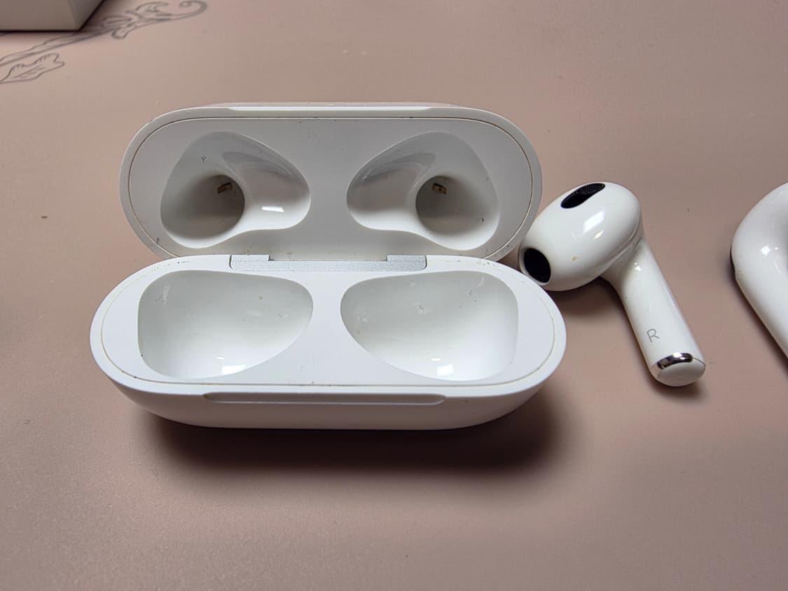 아이폰 14 프로 맥스 실버 256 + 에어팟 3세대 + 애플워치 se 상품이미지9