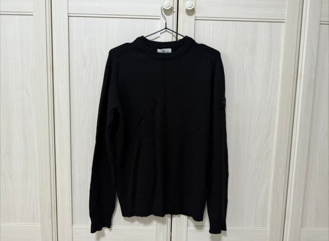 스톤아일랜드 주니어 로고패치 울 니트 블랙 (14Y) 상품이미지3