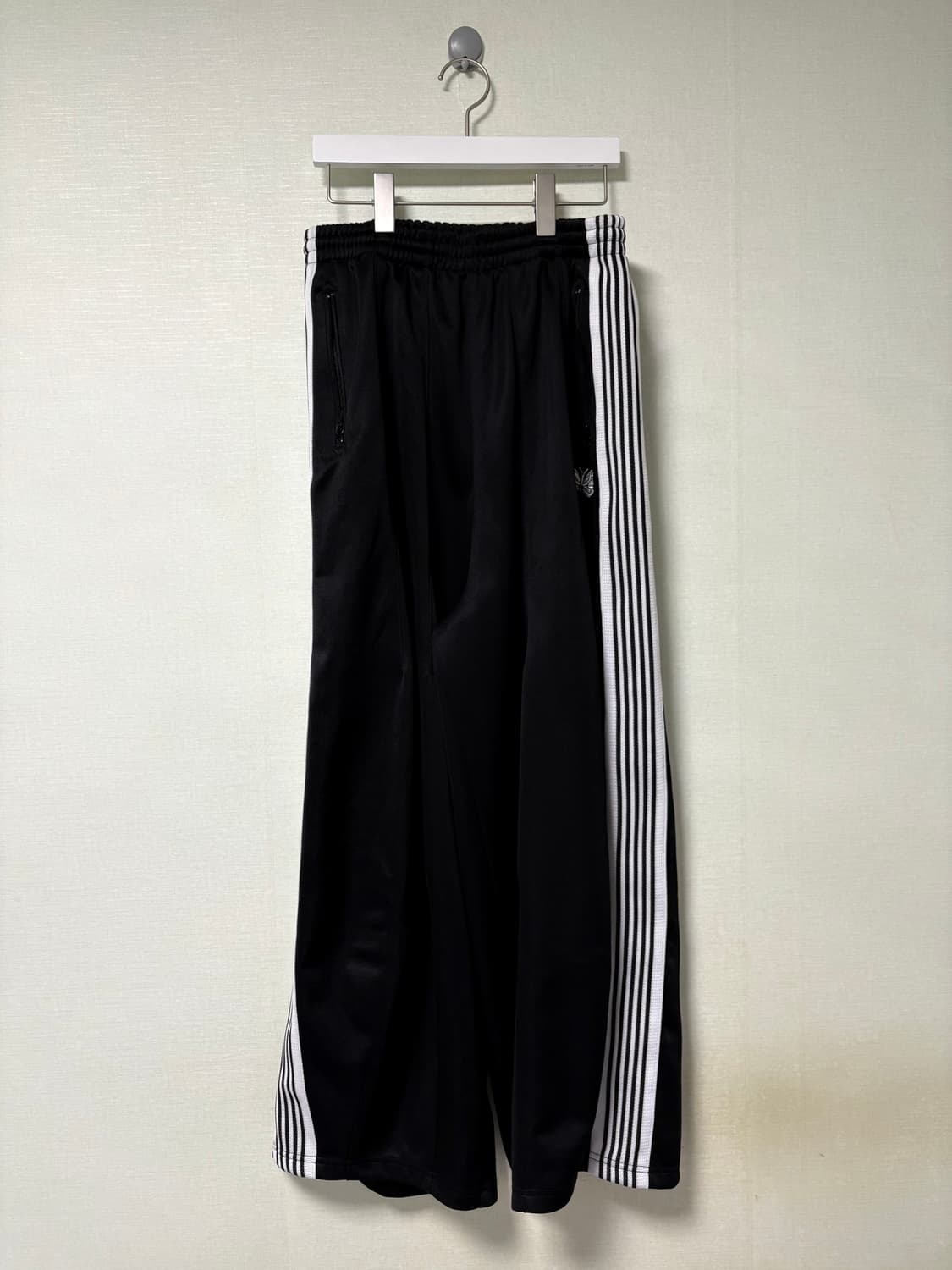 [xs] 니들스 프릭스스토어 hd 트랙팬츠 검흰 상품이미지2