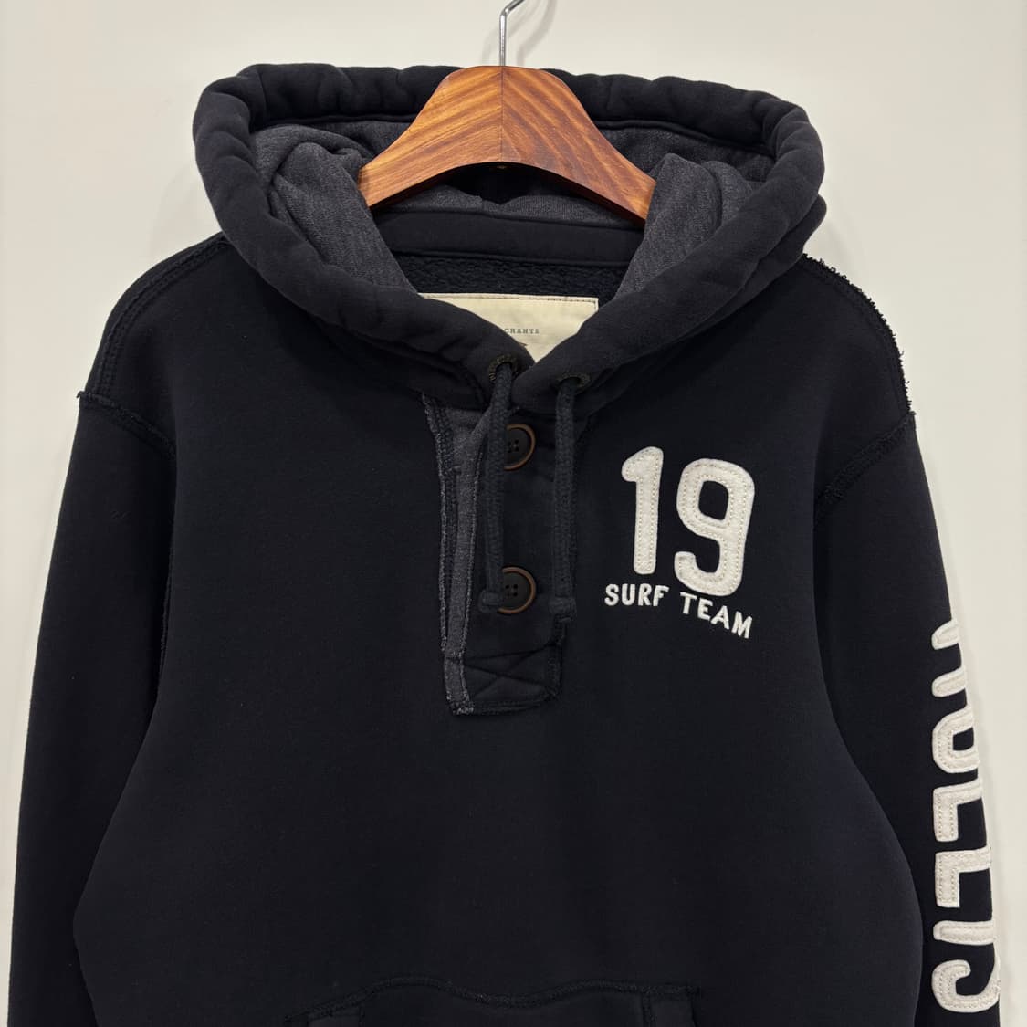 Hollister 하프 후드티 상품이미지3