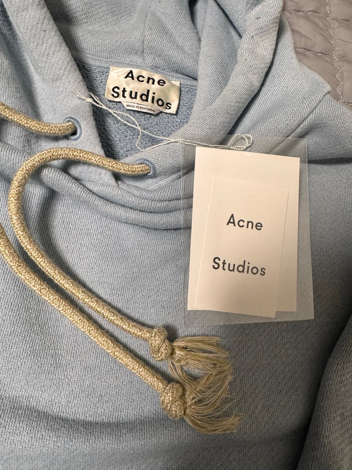 아크네 스튜디오 리버스 라벨 후드 S 파우더 블루 상품이미지4