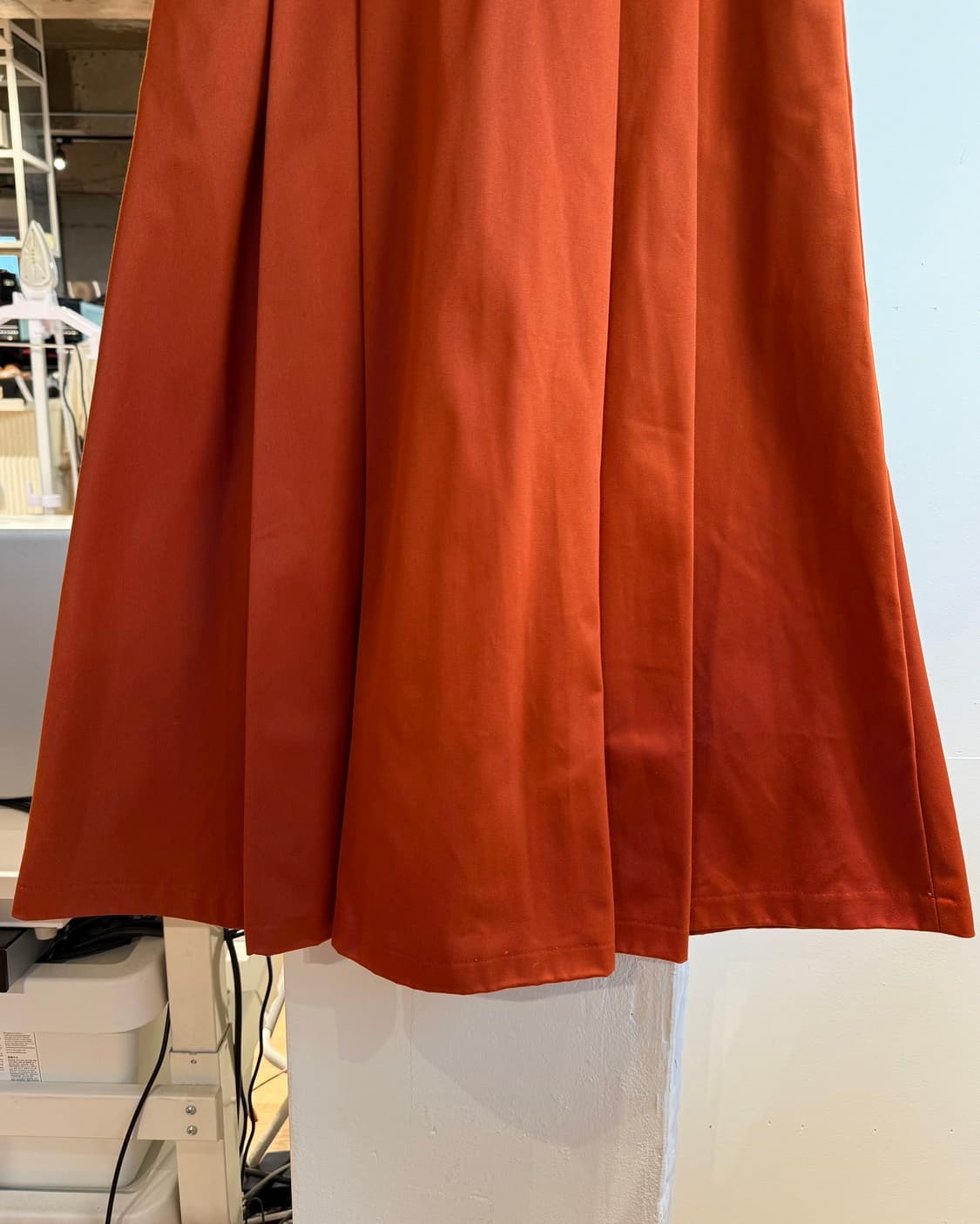 단톤 오렌지 핀턱 롱스커트 상품이미지4