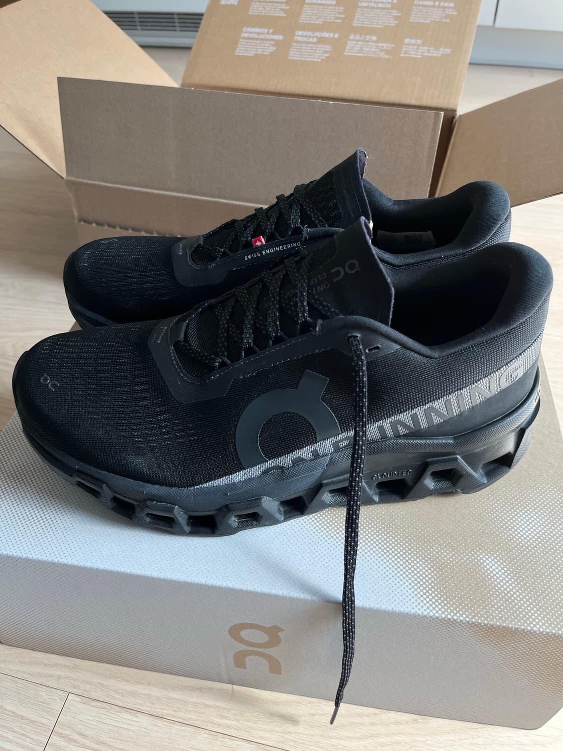 온러닝 클라우드몬스터2 블랙 270 상품이미지4