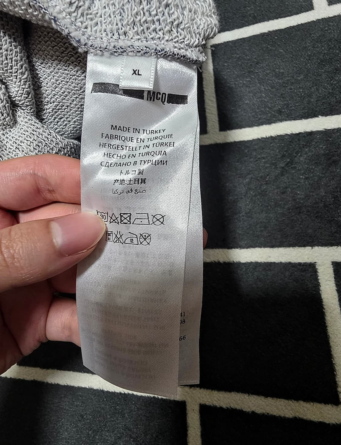 알렉산더 맥퀸 맨투맨 상품이미지5