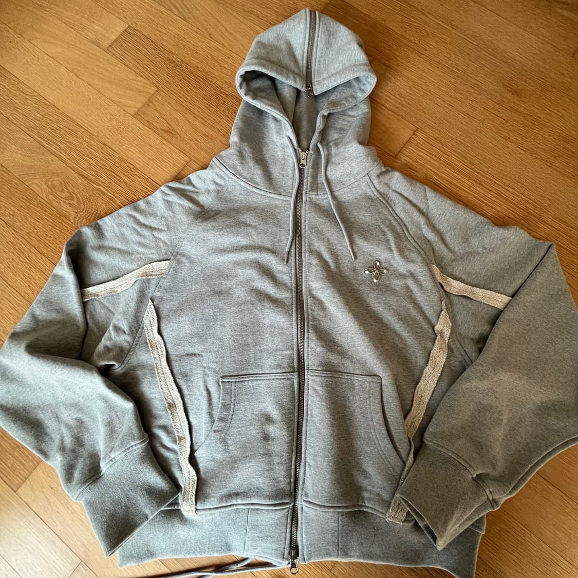 써저리 후드집업 s 새상품 판매 상품이미지1