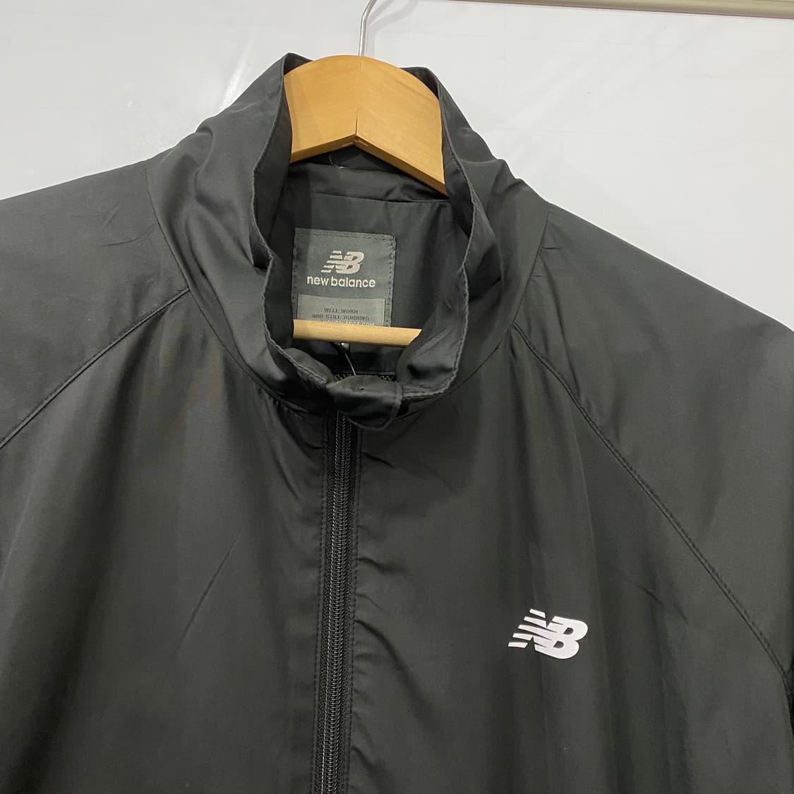 뉴발란스 빅로고 바람막이(XL) 상품이미지3