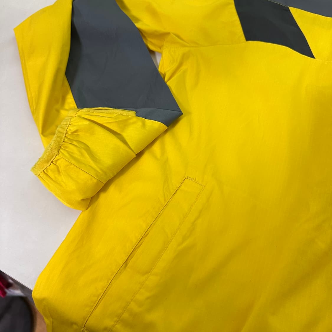 L 나이키 형광그레이 투웨이 암로고 후디 밑단스트링 런닝경량바람막이 상품이미지4