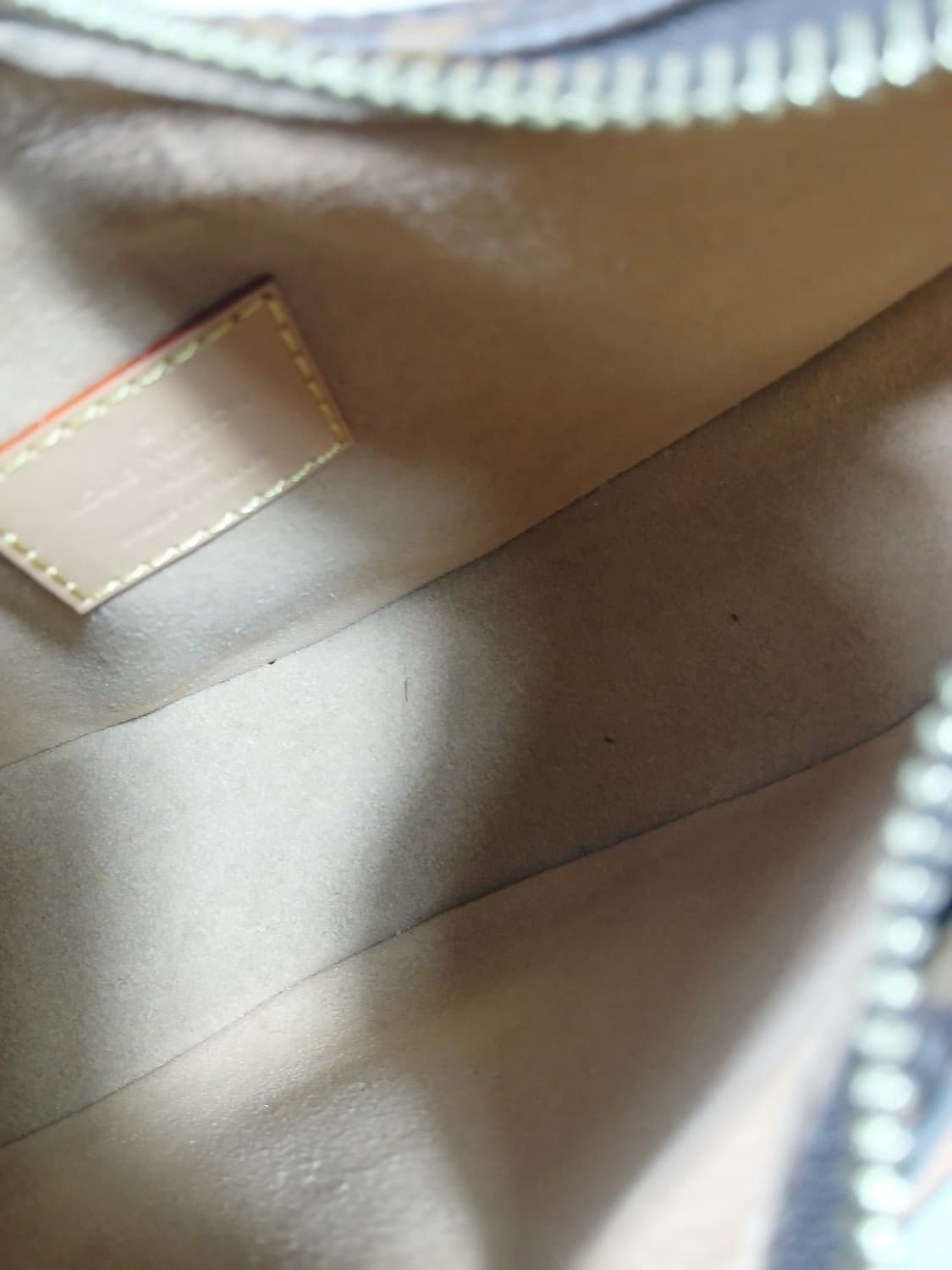 루이비통 루프호보백 M81098 상품이미지10