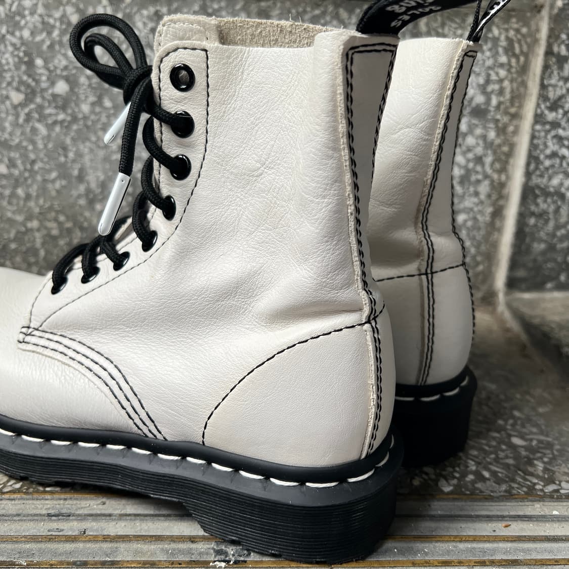 닥터마틴 1460 파스칼 화이트 부츠 상품이미지4
