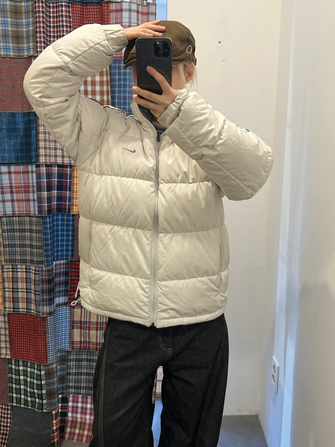 나이키 화이트 실버 푸퍼 패딩 상품이미지1