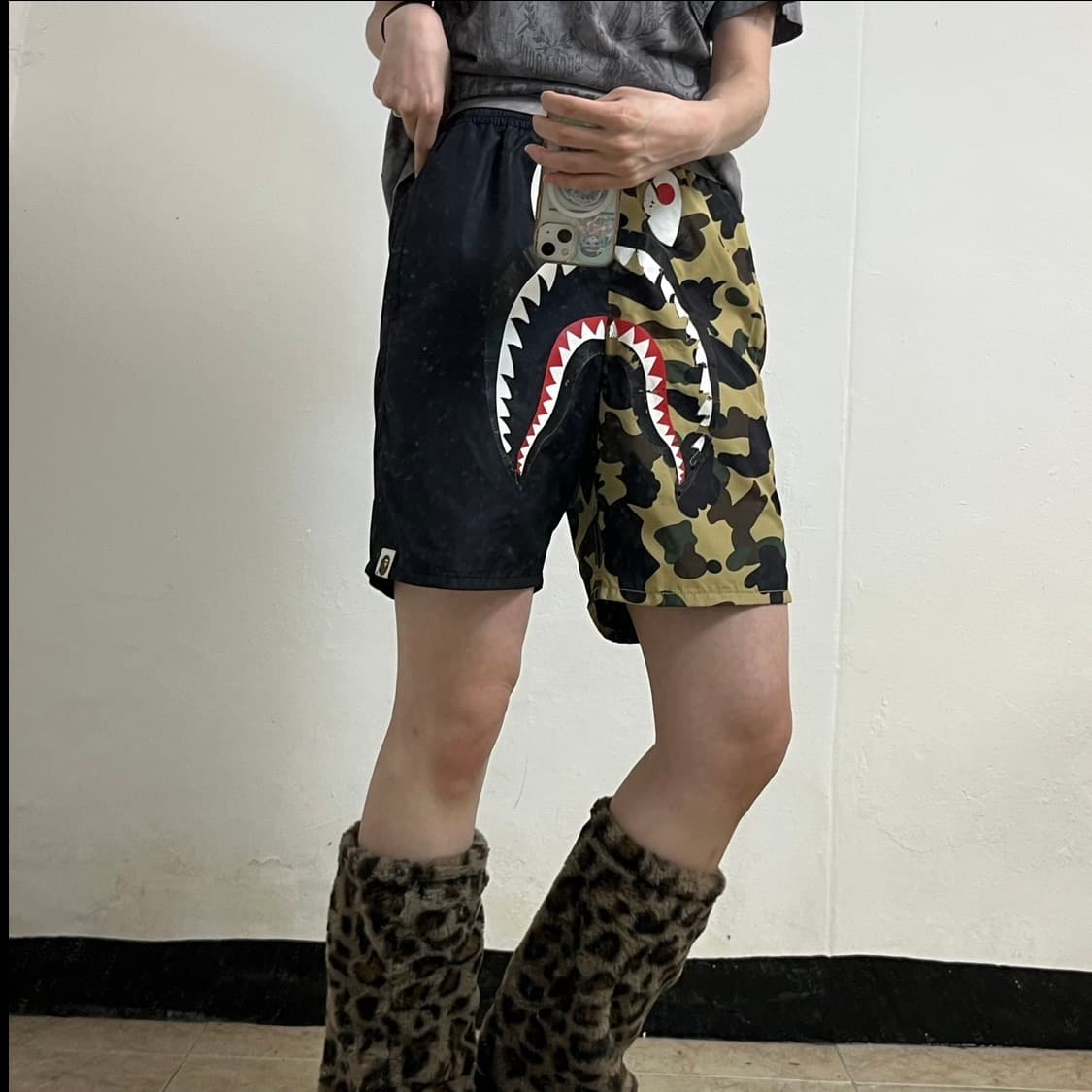 BAPE Shark Beach Shorts 상품이미지2