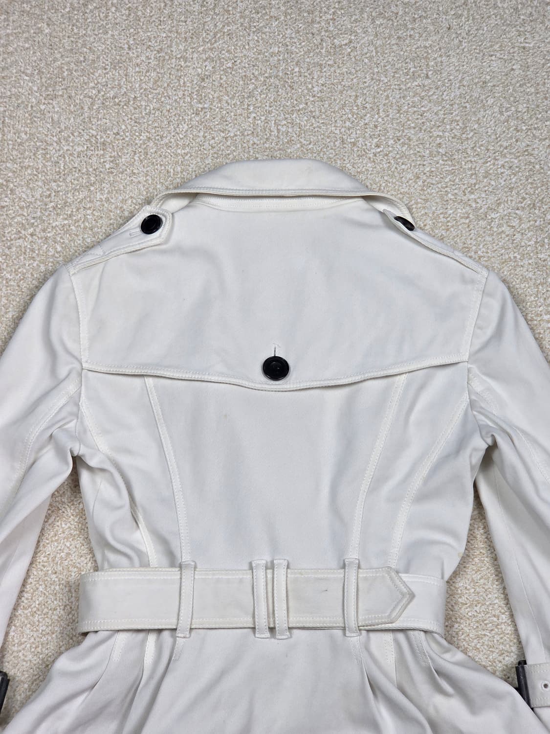 [버버리] 브릿 코튼 스판 페플럼 숏 트렌치 코트 | A00176 상품이미지7