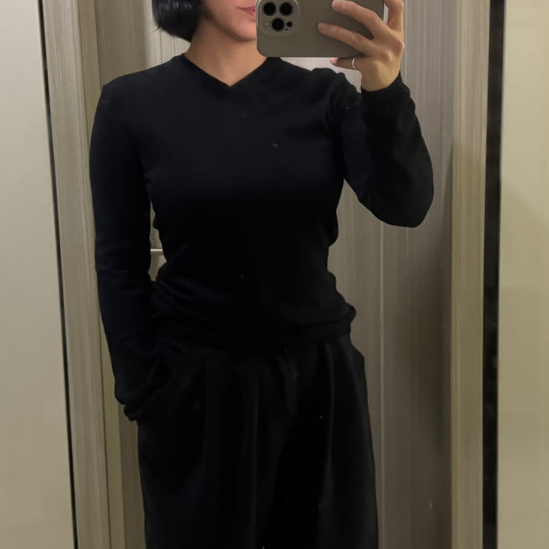 질샌더  블랙 V넥 니트  44-55반  상품이미지8