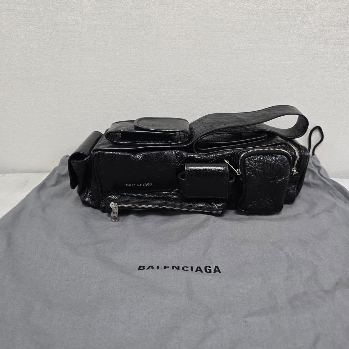 발렌시아가 수퍼비지 슬링백 xs 판매 상품이미지1