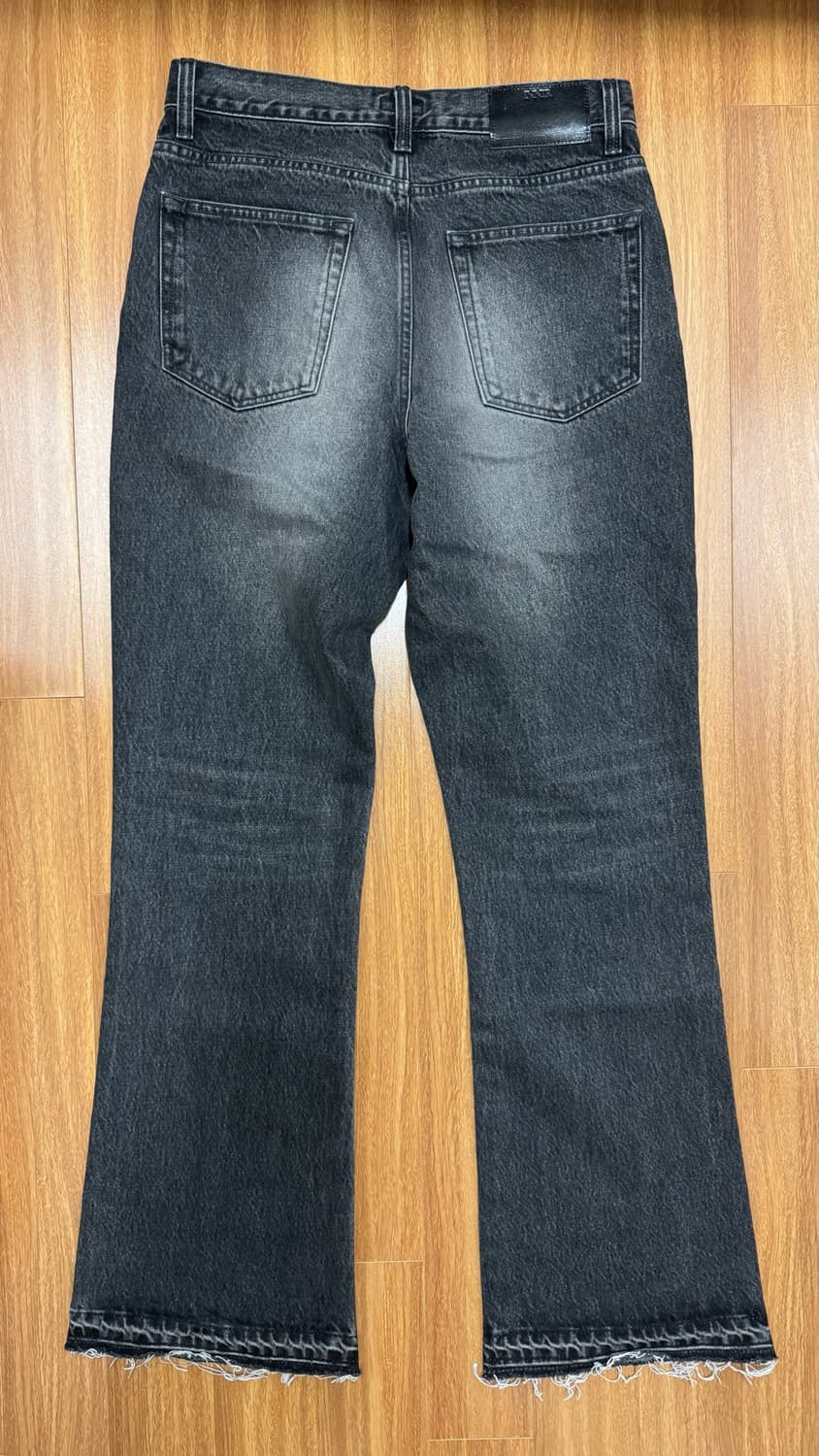 252 RELAXED FLARE DENIM JEANS (USED BLAC 상품이미지10
