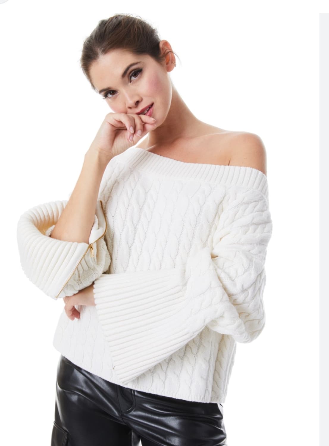 [상태좋음]ALICE + OLIVIA 아이보리 오프숄더 니트 S 상품이미지4