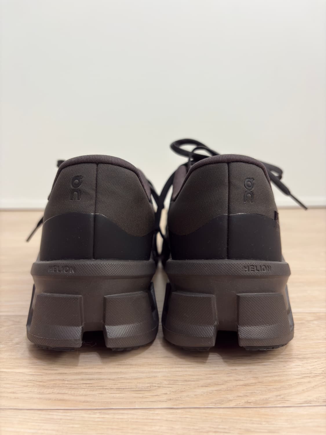 온 러닝 X 파프 / 클라우드몬스터 2 쏜 브라운 / 255 상품이미지3