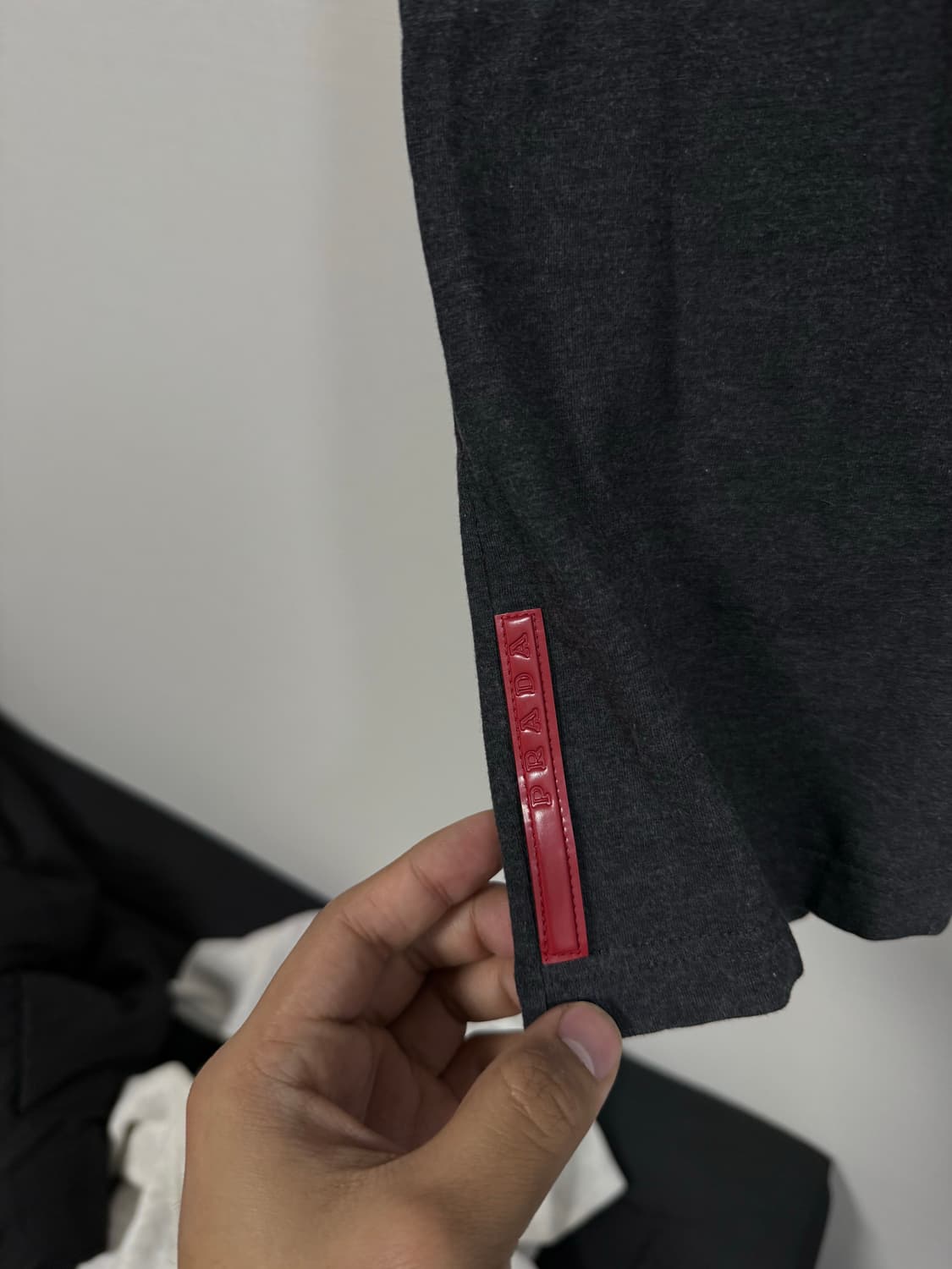 프라다 스포츠 레드탭 백지퍼 폴로 셔츠 상품이미지4