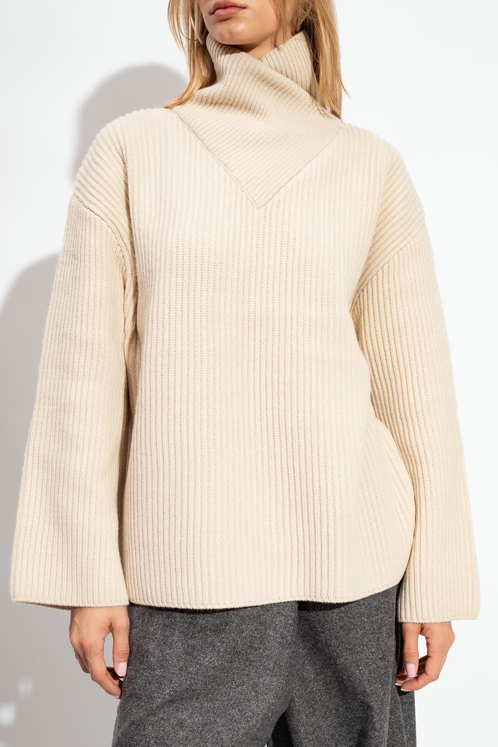 (정품/새상품) 토템 여성 랩 넥 울 니트 상품이미지4