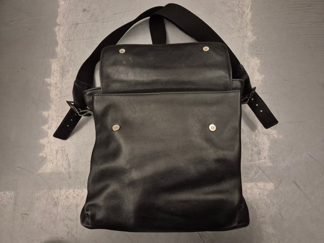 00s 조르지오 아르마니 레더 크로스백 상품이미지4