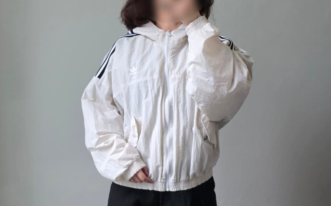 아디다스 오리지널스 크롭후드 바람막이 상품이미지1
